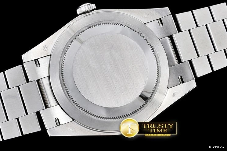 0321 RDD0207F – DayDate Compact 677